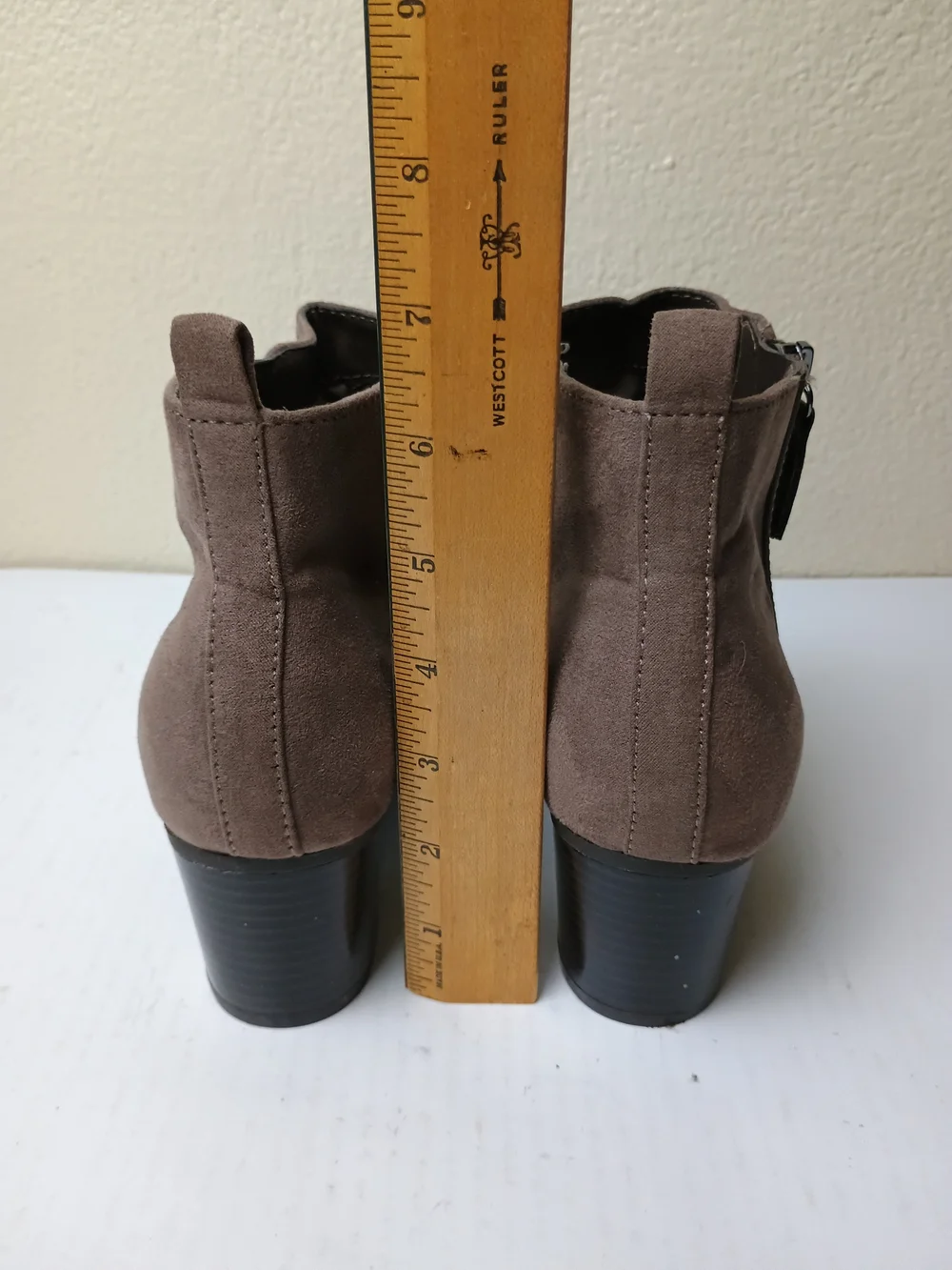Liz Claiborne Salem 8M Brown Suede Ankle Booties with Block Heel Side-Zip